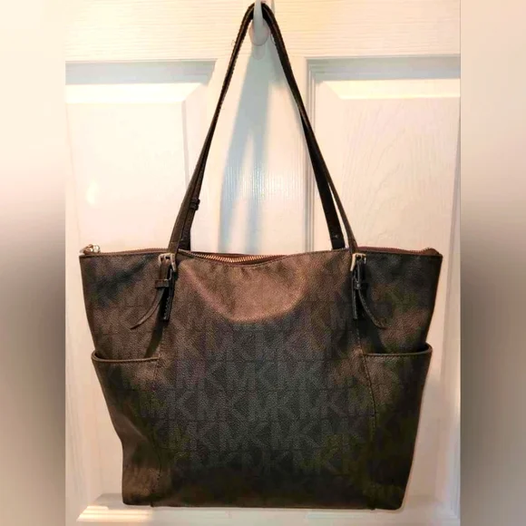 Michael Kors black monogram tote - Picture 2 of 15